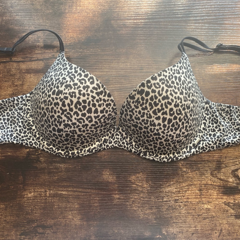VS Very Sexy lightly lined plunge bra